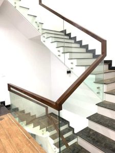 Cầu thang kính MS67