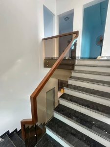 Cầu thang kính MS63